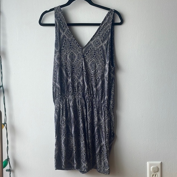 H&M Navy and White Patterned Sleeveless Romper - Picture 4 of 4
